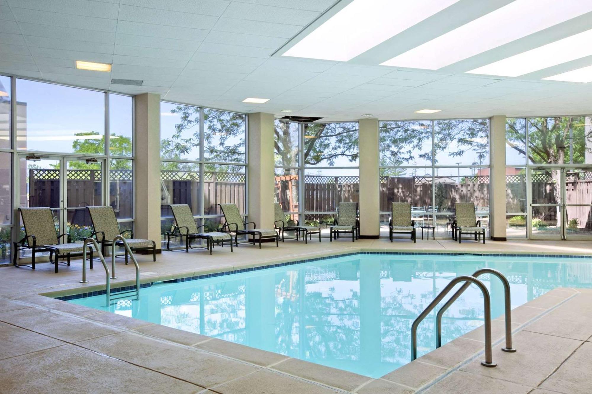 Embassy Suites By Hilton St Louis Airport Bridgeton Εξωτερικό φωτογραφία